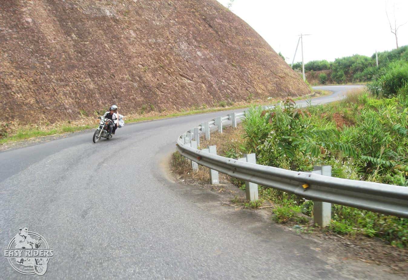 Day 2: Cua Tung Beach – Khe Sanh (160 km – 5 hours riding)