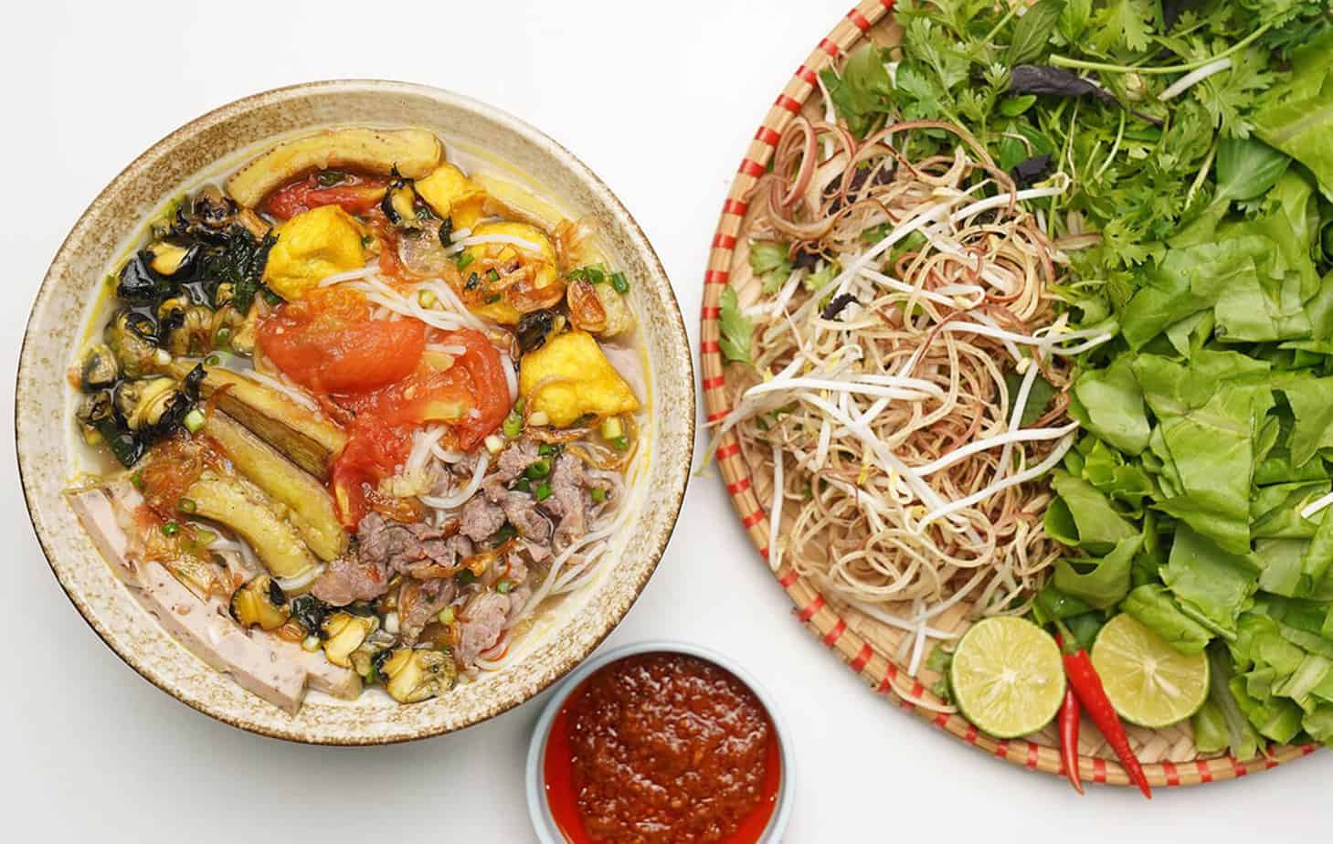 Must-Try Dishes in Vietnam - Bun Oc