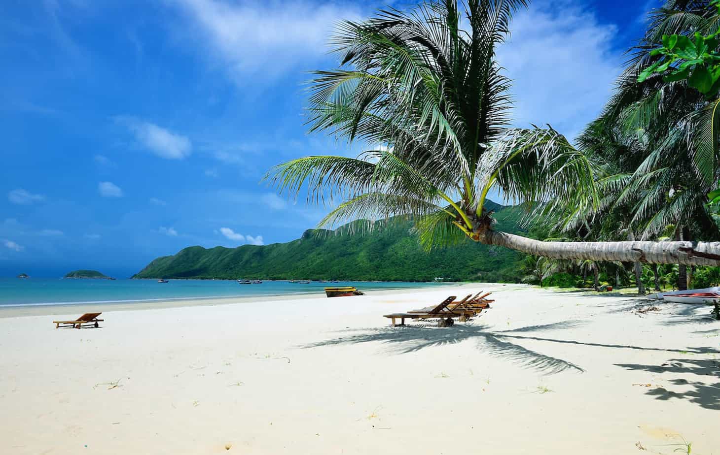 Beautiful beaches in Vietnam - Con Dao Beach