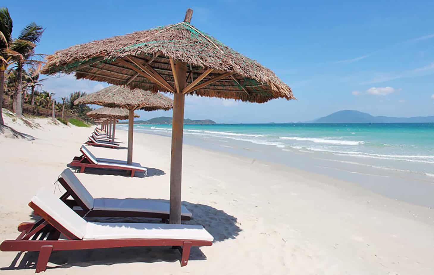 Doc Let Beach - one of the most beautiful beaches in Vietnam