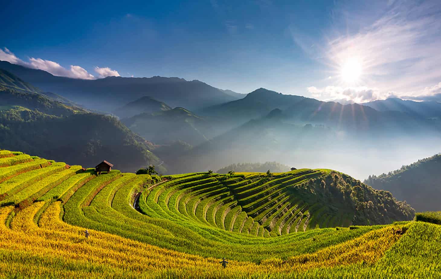 Traveling by motorbike in Vietnam - Spectacular landscape