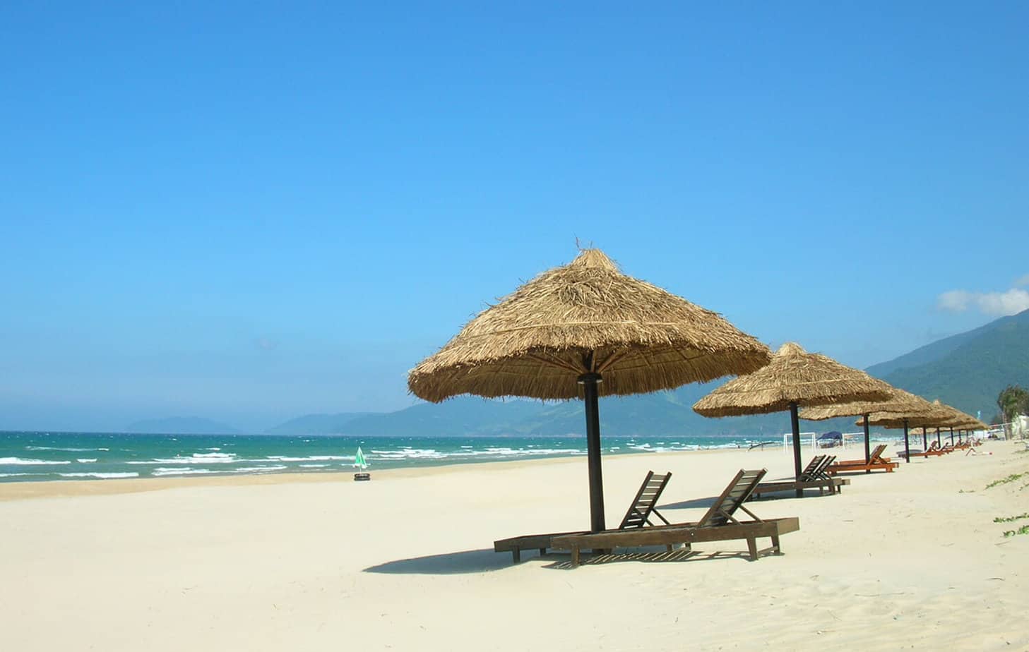 Top 12 Must-Do Activities in Da Nang - My Khe Beach