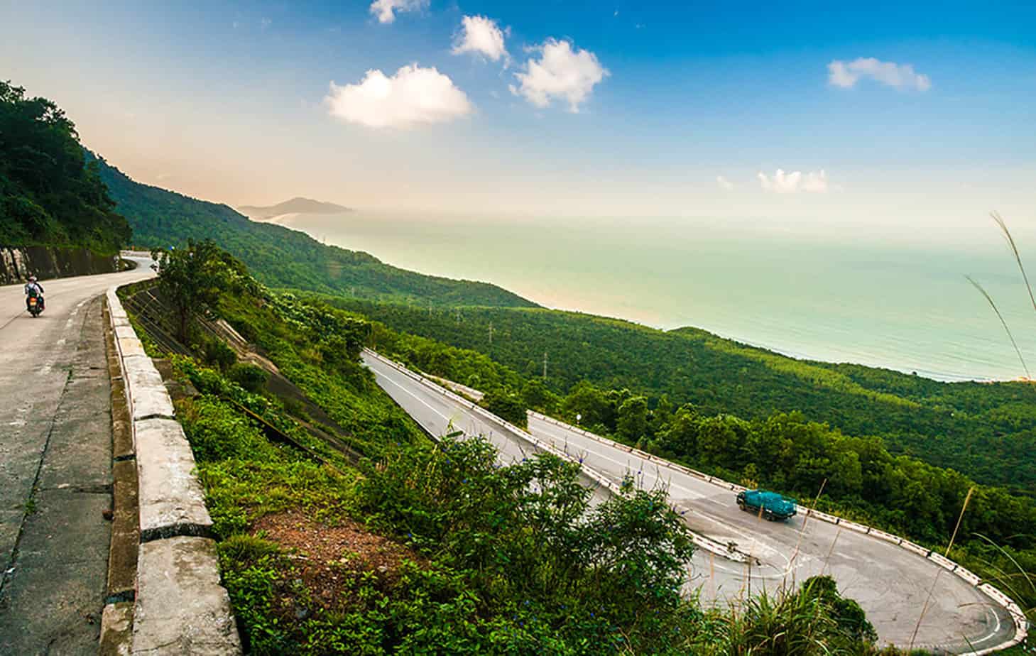 Hai Van Pass by motorbike 