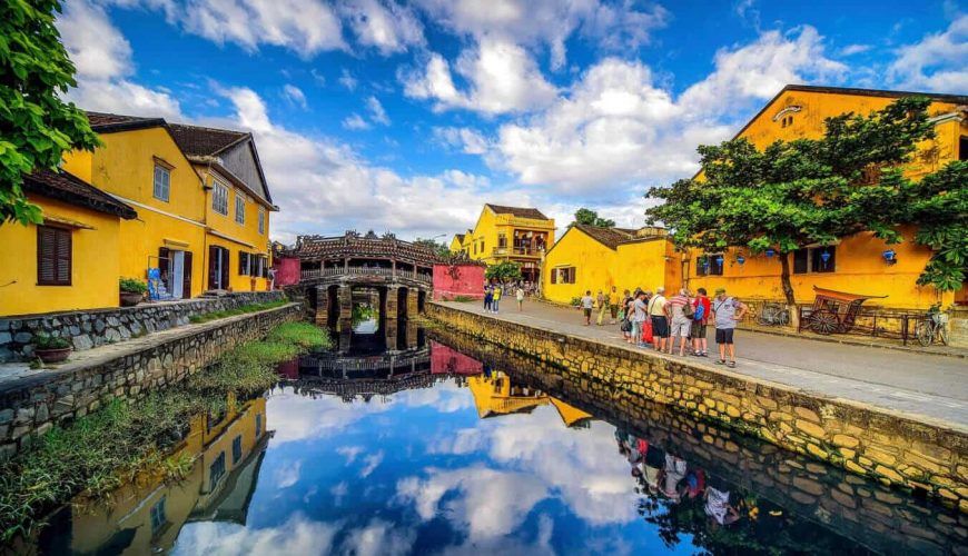 Things to do in Hoi An - Stroll the ancient town