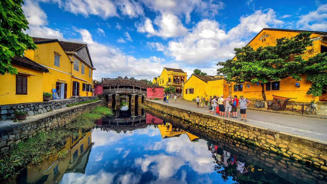 Things to do in Hoi An - Stroll the ancient town