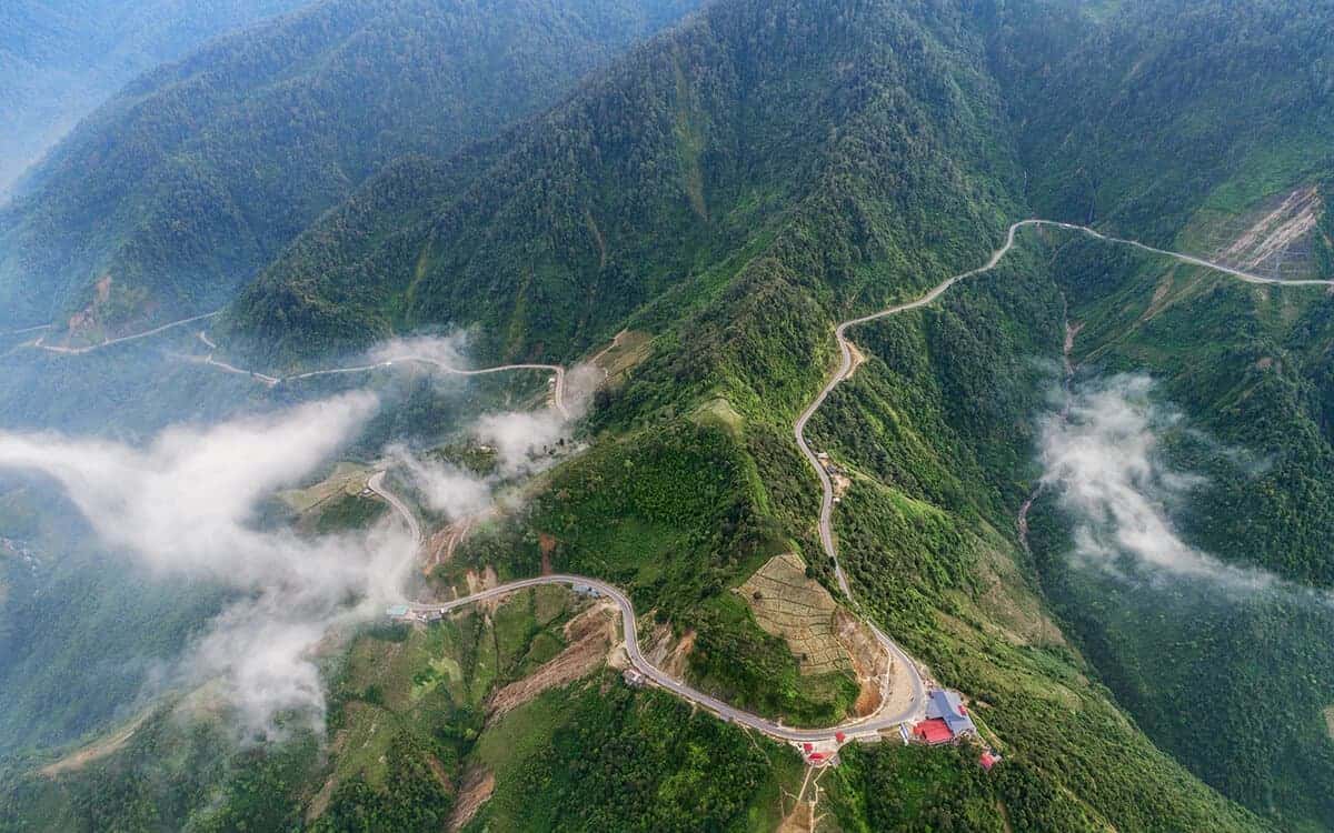 4 great mountain passes in Northern Vietnam - Khau Pha Pass, Yen Bai