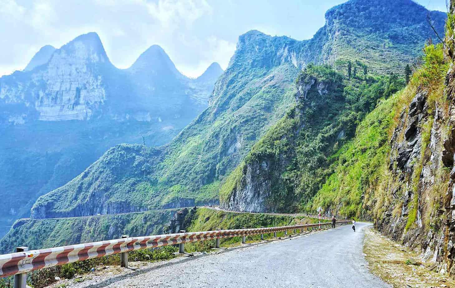 Mountain Passes in Northern Vietnam - Ma Pi Leng Pass