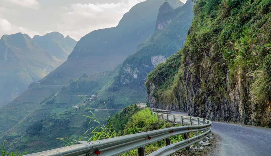 4 incredible mountain passes in Northern Vietnam for riding motorcycle