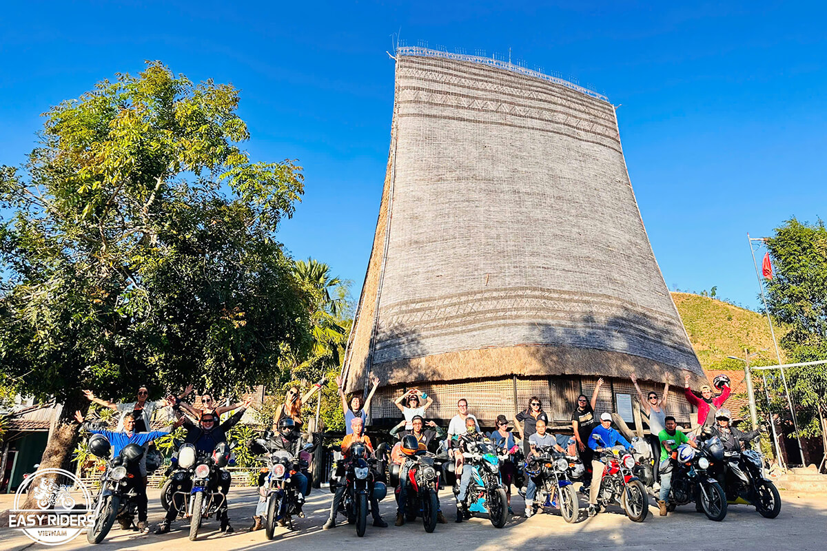 Day 2: Lak – Dray Sap Waterfall (130 km – 4 hours riding)